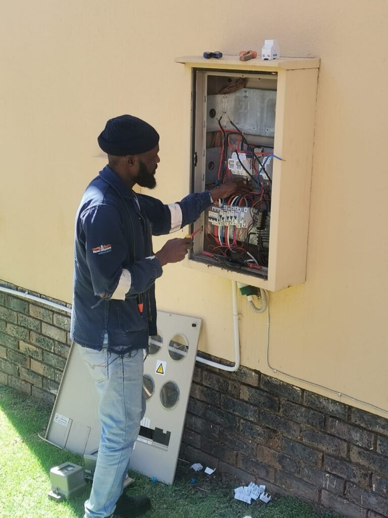 24/7 Electrical Support