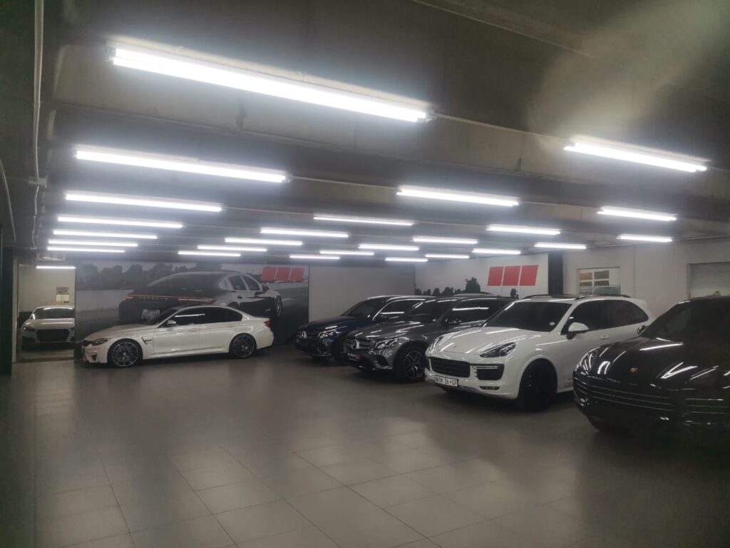 The Best Contractors in Lights Re-Wiring